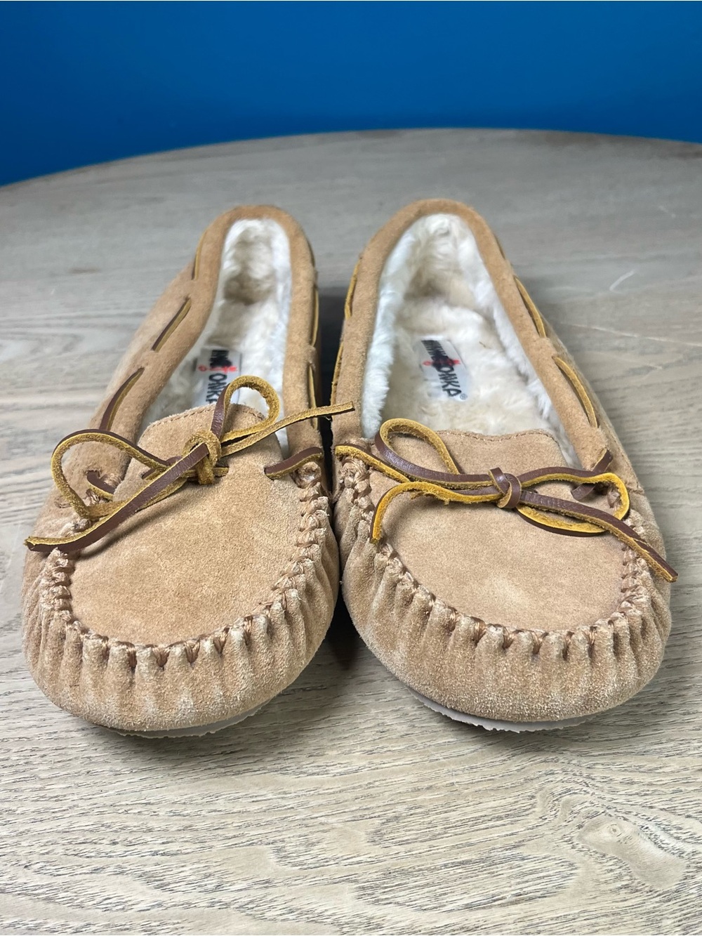 Minnetonka Women’s Cally Suede Moccasin Slippers Faux Fur Tan Cinnamon Size 10 - Picture 5 of 8